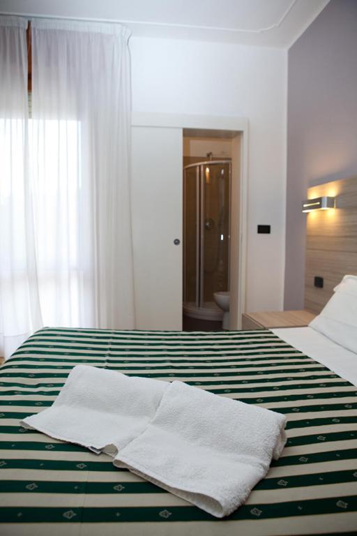 Hotel Santa Lucia Bibione Oda fotoğraf